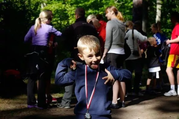 Dzieciaki także biegają po rybę!