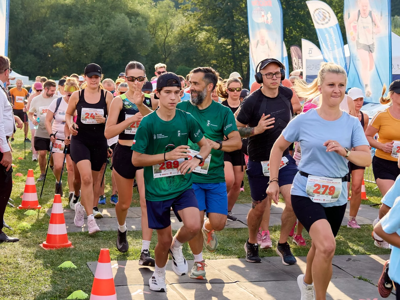 II Festiwal Biegowy w Laskowej wystartował z rozmachem. Góry, słońce i setki biegaczy