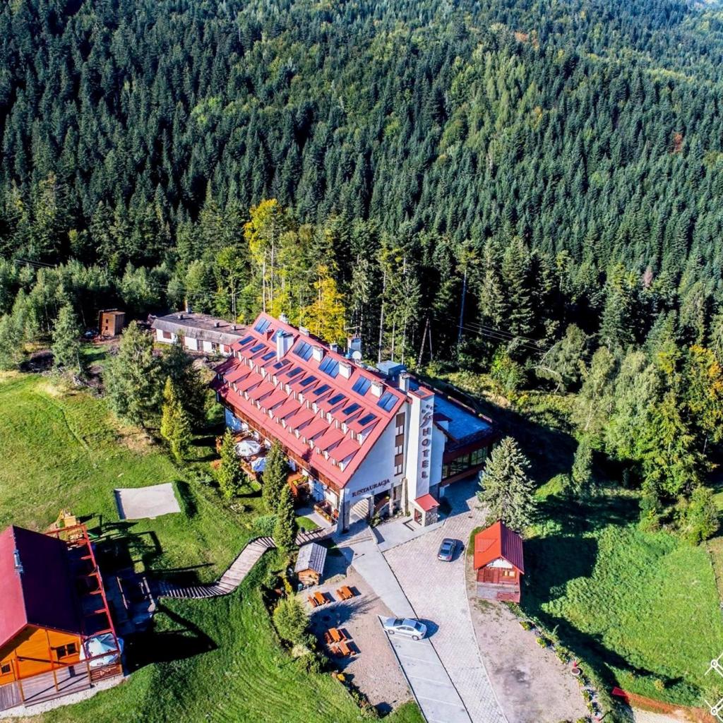 Odkrywamy Piwniczną (2) Ski Hotel w Suchewj Dolinie