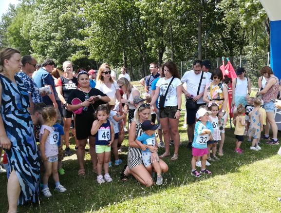 Prawie 500 dzieciaków pobiegło w darmowym Mini Bieg Naftowym w Gorlicach