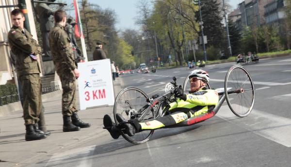 14. PKO Cracovia Maraton - wyścigi kolarzy ręcznych i wózkarzy (19.4.2015)