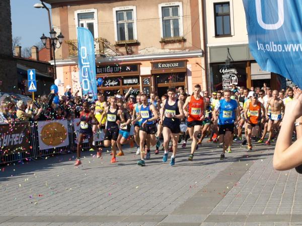 18. Półmaraton Dookoła Jeziora Żywieckiego (2.4.2017)