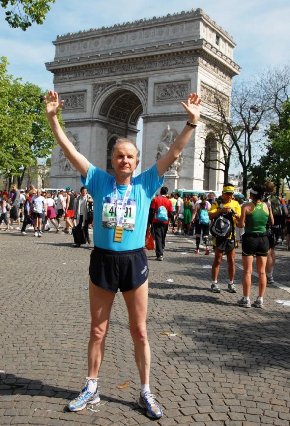 Na mecie maratonu w Paryżu